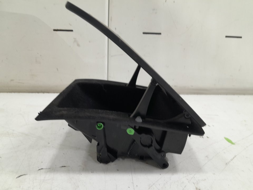 Cajon portaobjetos volkswagen touran 1.9 tdi