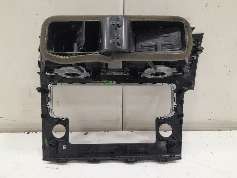 Carcasa central de radio volkswagen golf vii variant 1.6 tdi