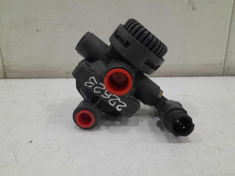 Valvula de freno de mano mercedes actros bm 963.xxx 2a