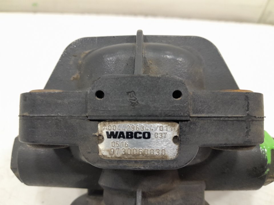 Valvula de freno de mano mercedes actros bm 963.xxx 2a