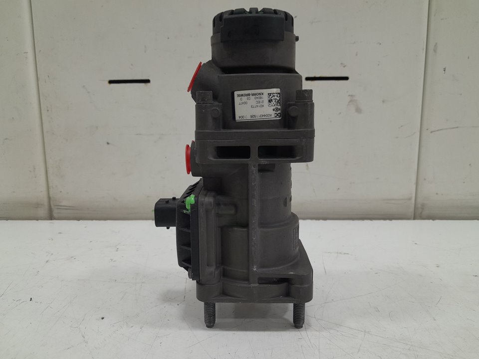 Valvula de freno de mano mercedes actros bm 963.xxx 2a