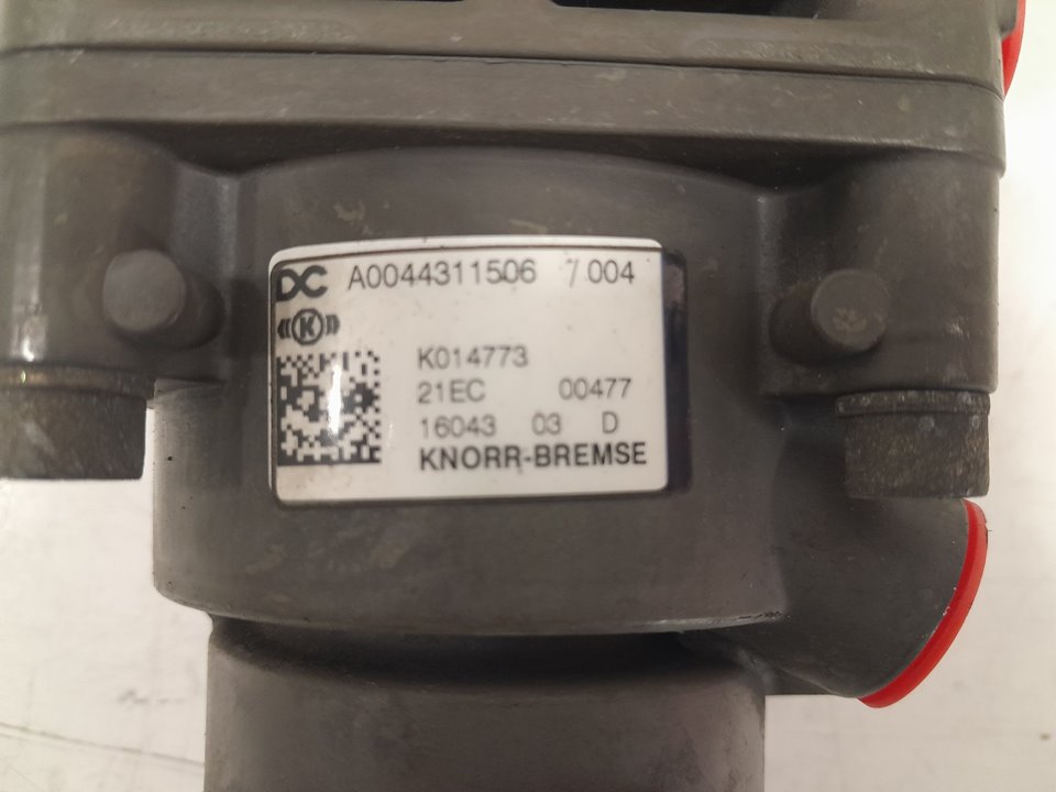 Valvula de freno de mano mercedes actros bm 963.xxx 2a