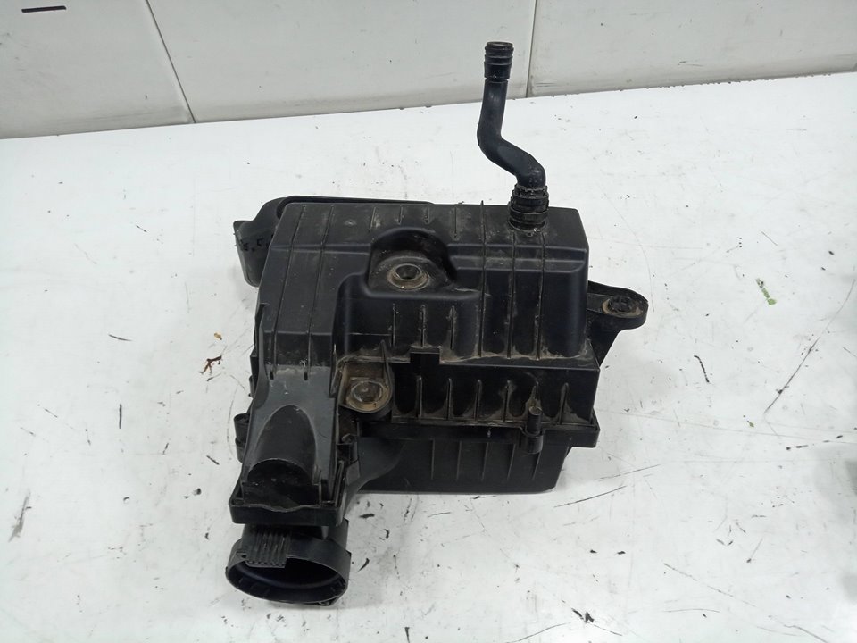 Caja filtro aire audi q3 (8ug) attraction     