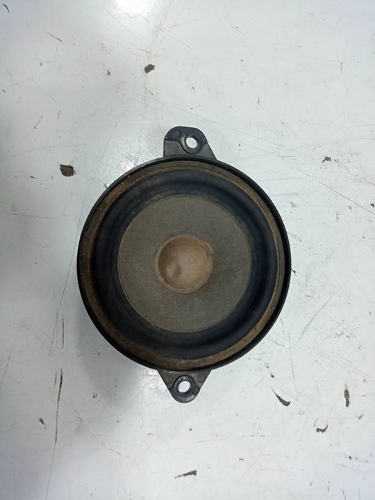 Subwoofer audi q3 (8ug) attraction     