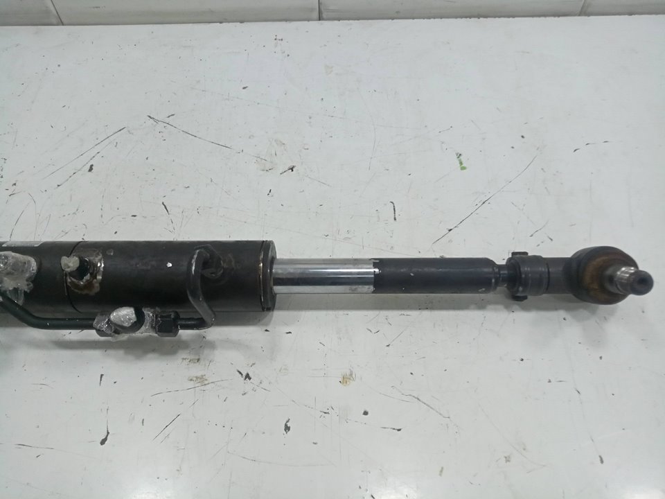 Botella hidraulica  mercedes axor 2 c 4achser 32t