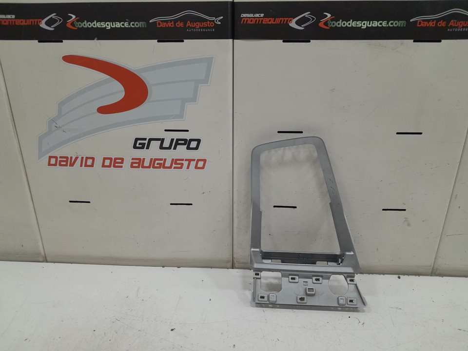 Carcasa central de consola audi q3 (8ug) attraction     