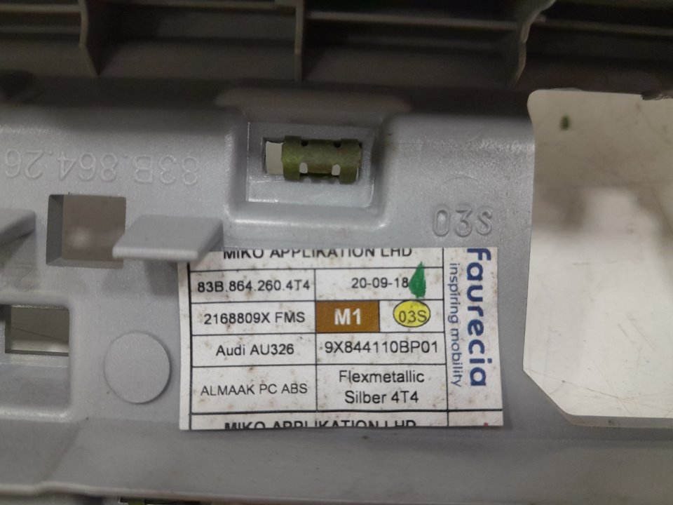 Carcasa central de consola audi q3 (8ug) attraction     