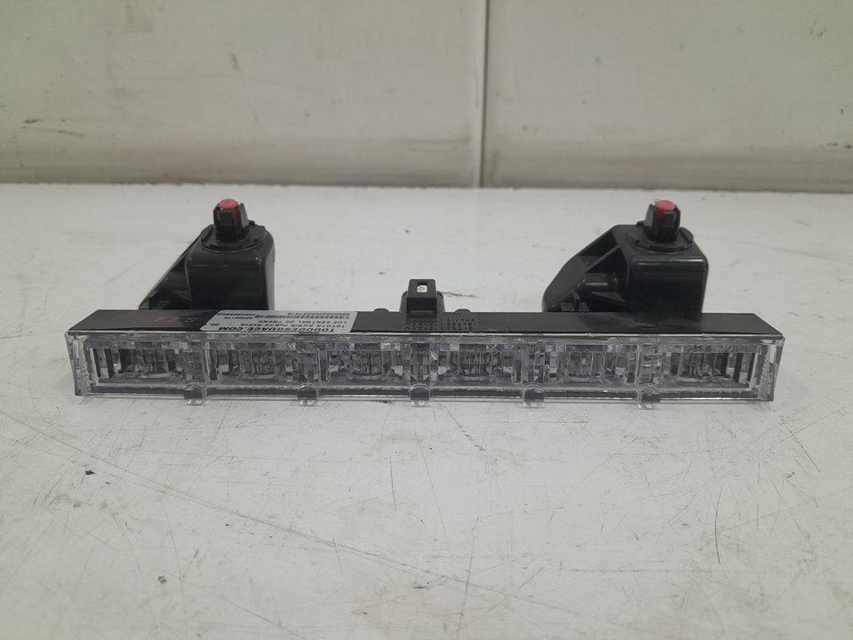 Luz central de freno toyota auris 1.8 hybrid (zwe150_)