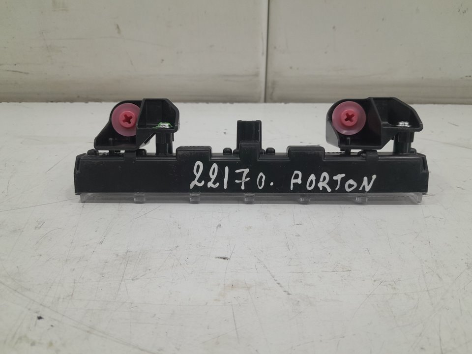 Luz central de freno toyota auris 1.8 hybrid (zwe150_)