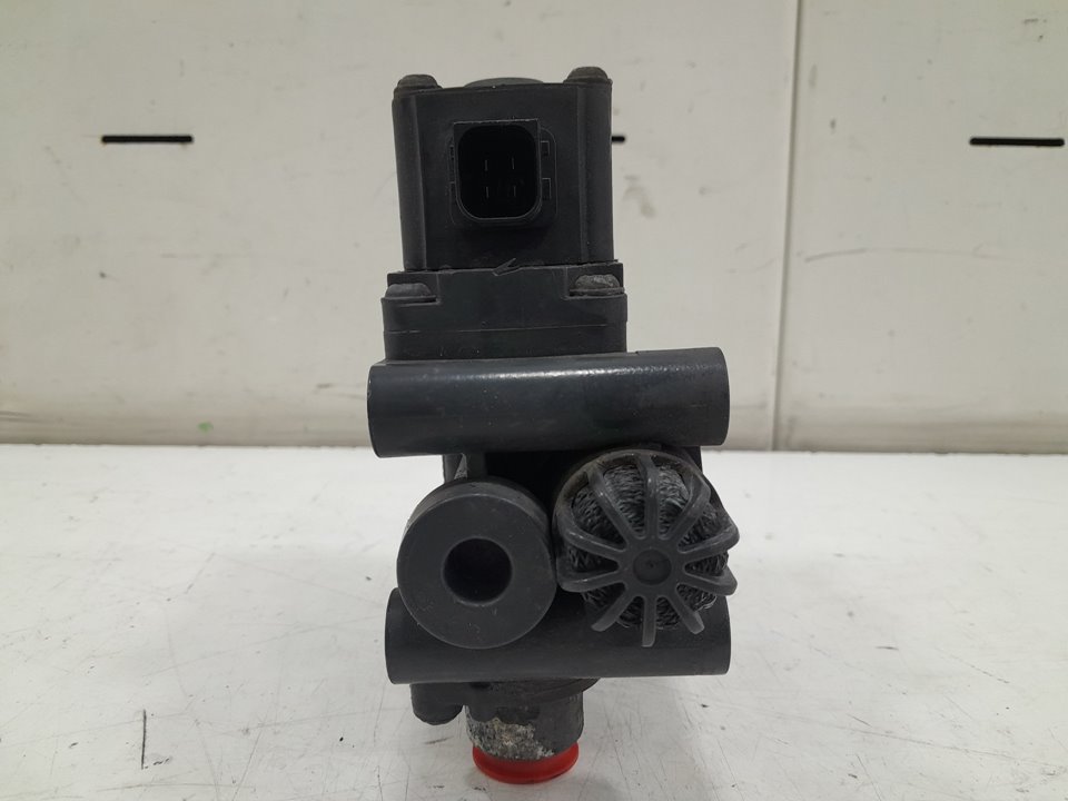 Valvula de suspension neumatica  mercedes actros bm 963.xxx 2a