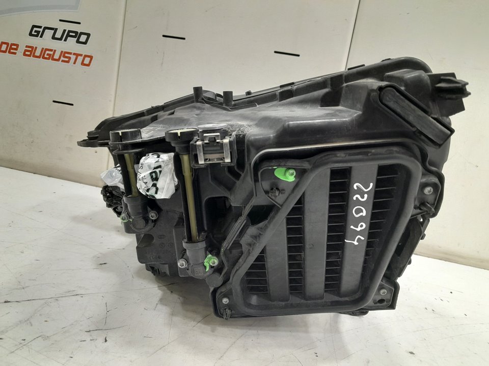 Faro derecho audi q3   (8ug) attraction      01.15