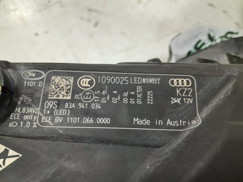 Faro derecho audi q3   (8ug) attraction      01.15