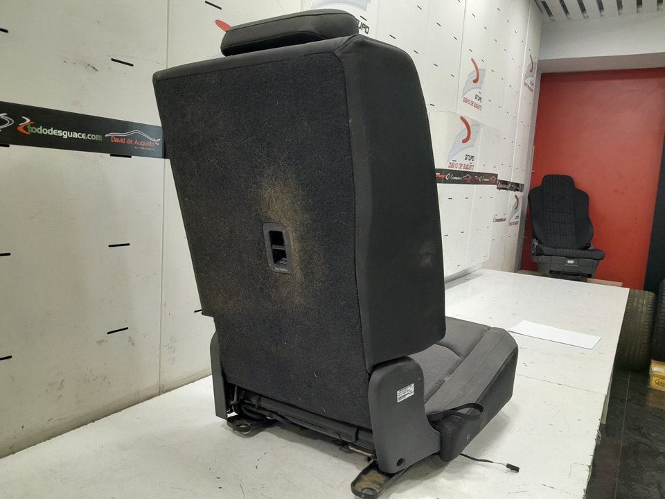 Asientos trasero derecho audi q3   (8ug) attraction      01.15