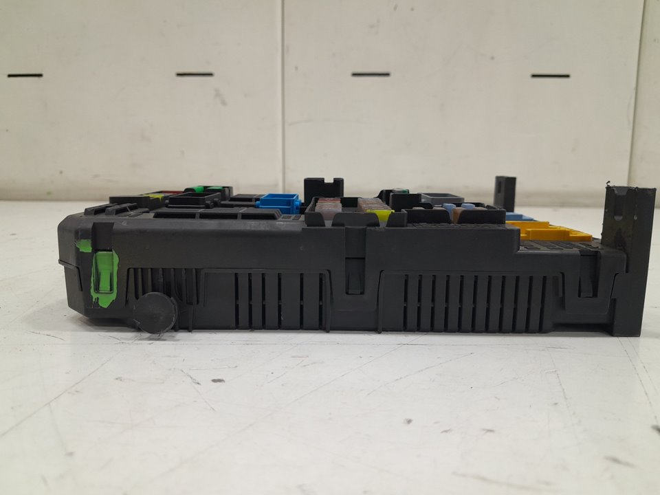 Caja reles / fusibles citroen c3 ii 1.2 thp 110