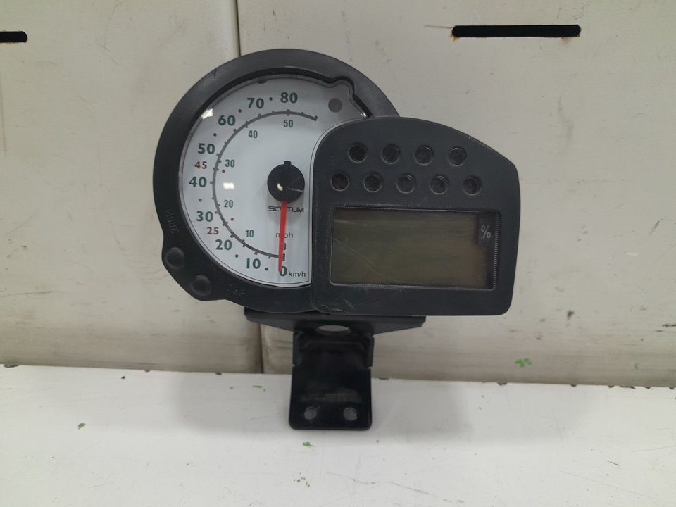 Cuadro instrumentos scutum silence s02 10  4    