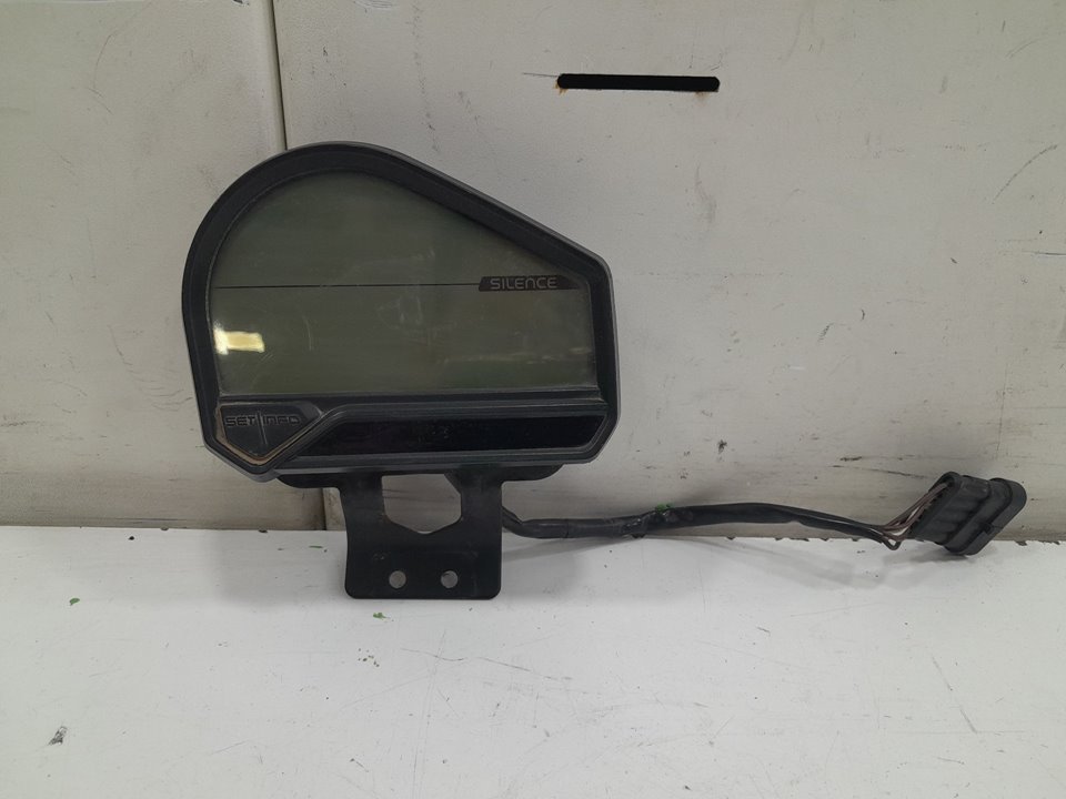 Cuadro instrumentos scutum silence s02 10  4    