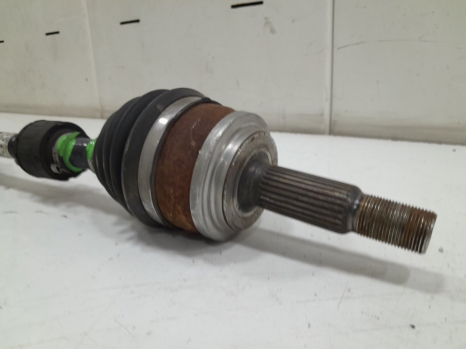 Transmision delantera izquierda toyota corolla (210)       ..