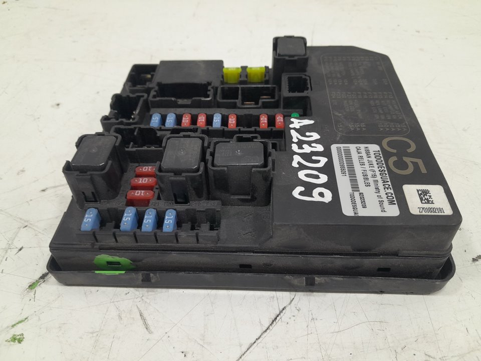 Caja reles / fusibles nissan juke 1.6