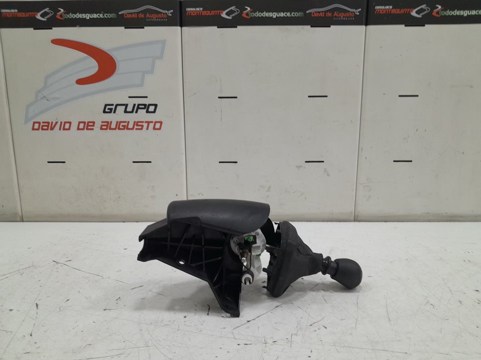 Palanca cambio renault  master bus       0.11 - ... no identificado