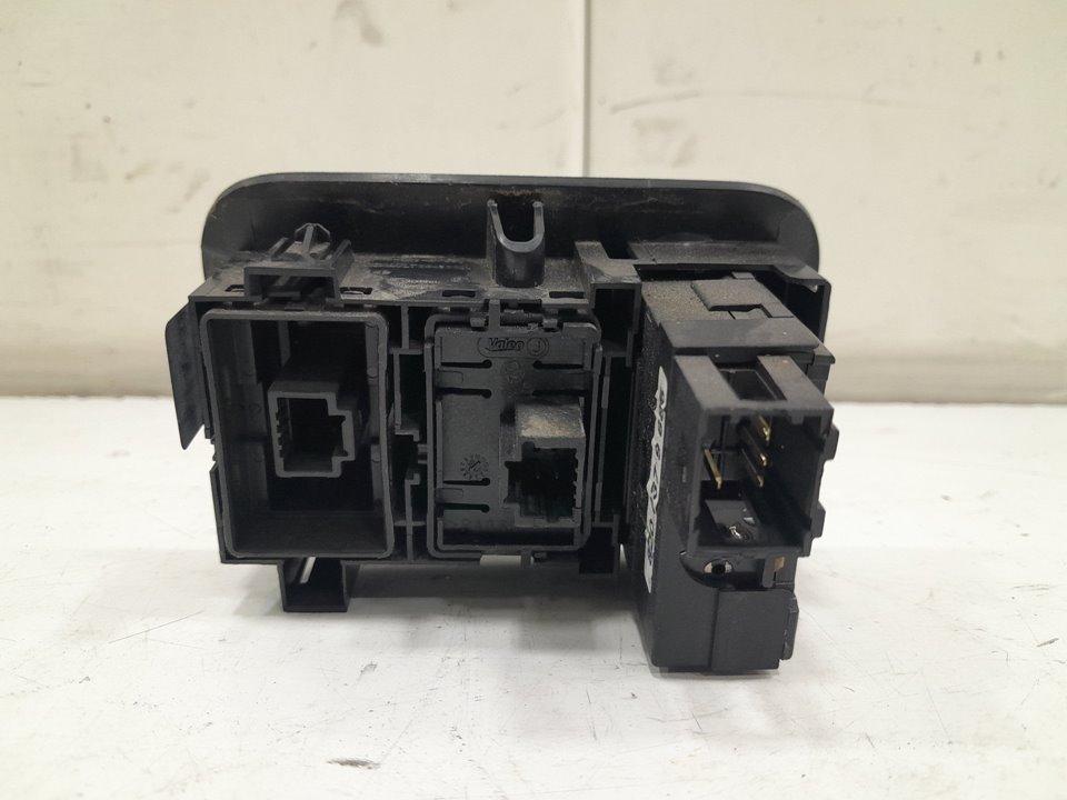 Interruptor regulacion faros renault  master bus       0.11 - ... no identificado