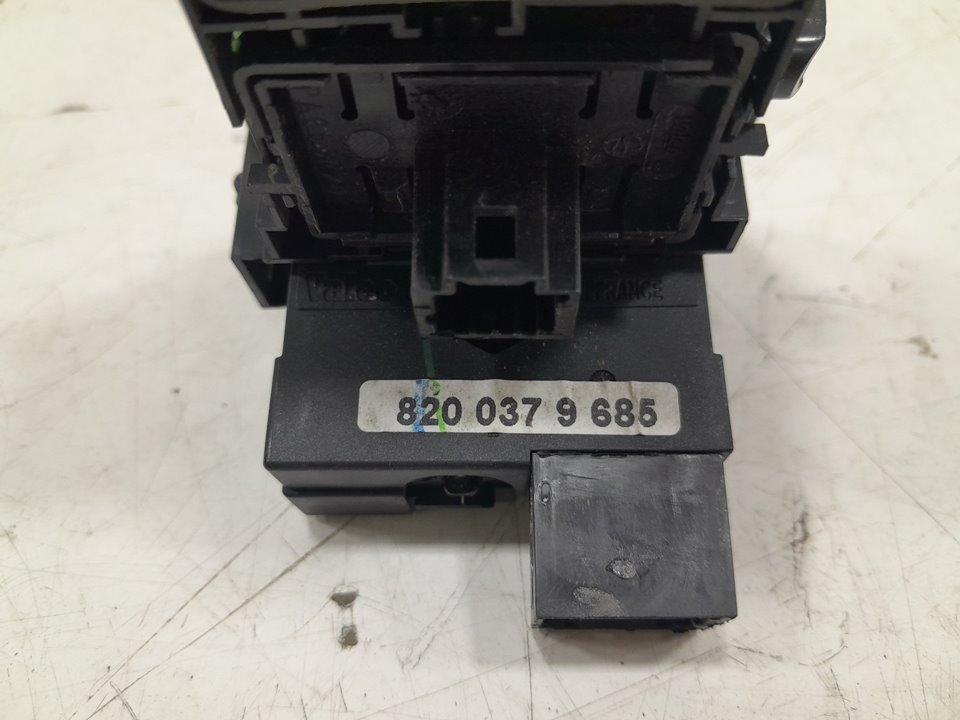 Interruptor regulacion faros renault  master bus       0.11 - ... no identificado
