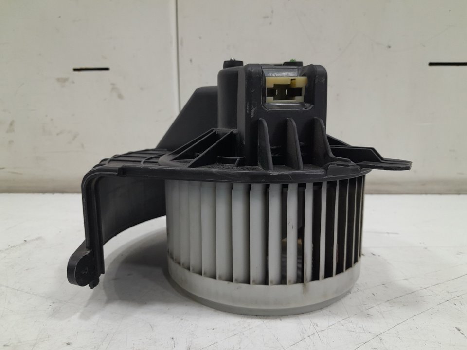 Motor calefaccion renault  master bus       0.11 - ... no identificado