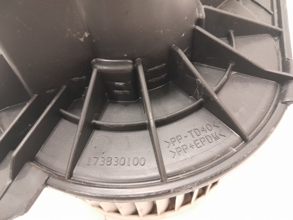 Motor calefaccion renault  master bus       0.11 - ... no identificado