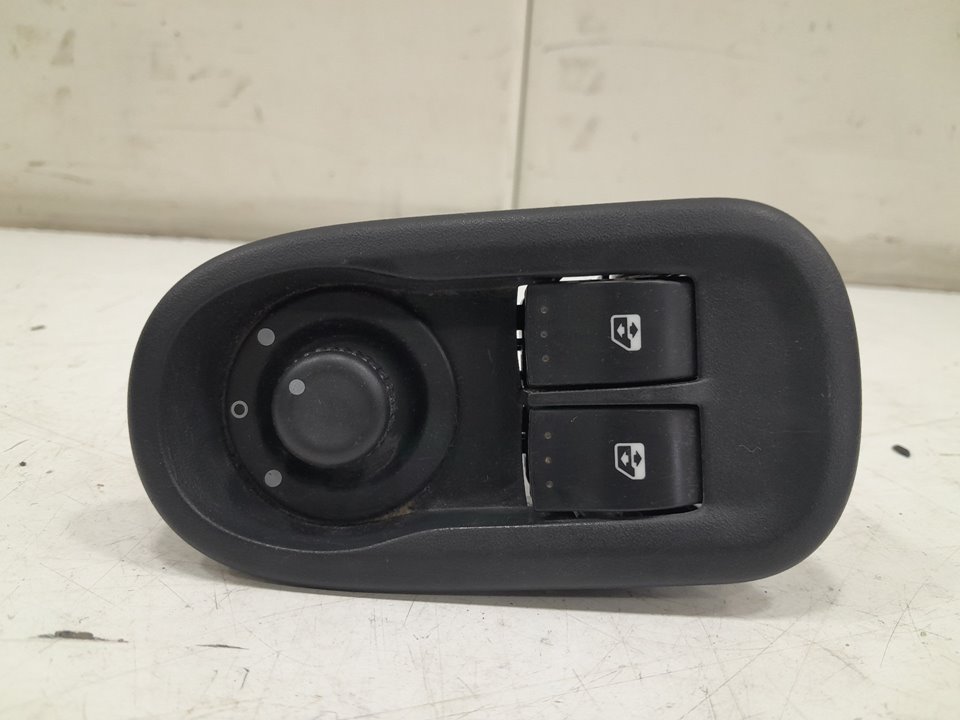 Mando elevalunas delantero izquierdo renault  master bus       0.11 - ... no identificado