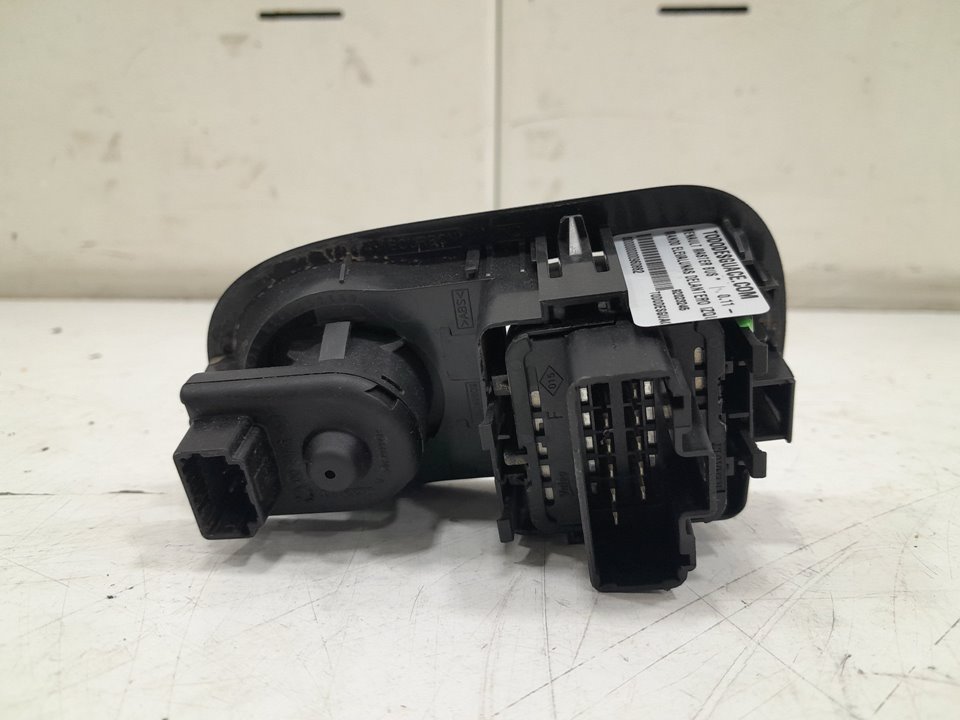 Mando elevalunas delantero izquierdo renault  master bus       0.11 - ... no identificado