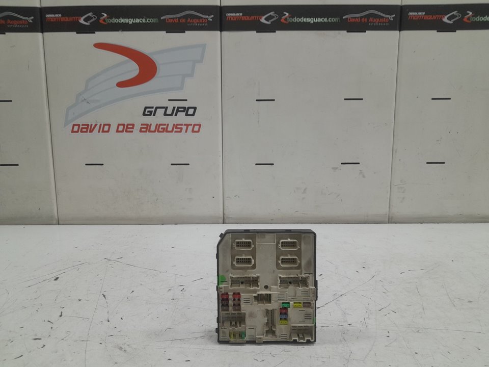 Caja reles / fusibles renault  master bus       0.11 - ... no identificado