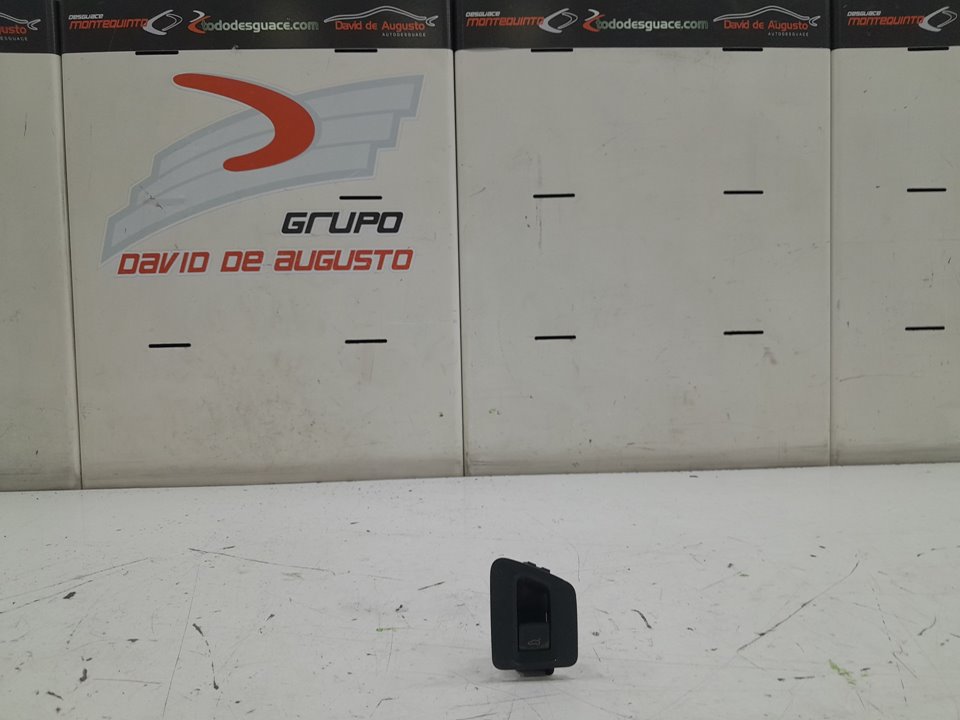 Interruptor porton trasero volkswagen passat variant (3g5