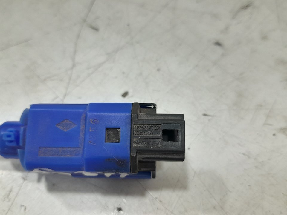 Sensor pedal embrague renault  master bus       0.11 - ... no identificado