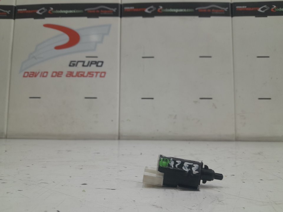 Sensor de freno renault  master bus       0.11 - ... no identificado