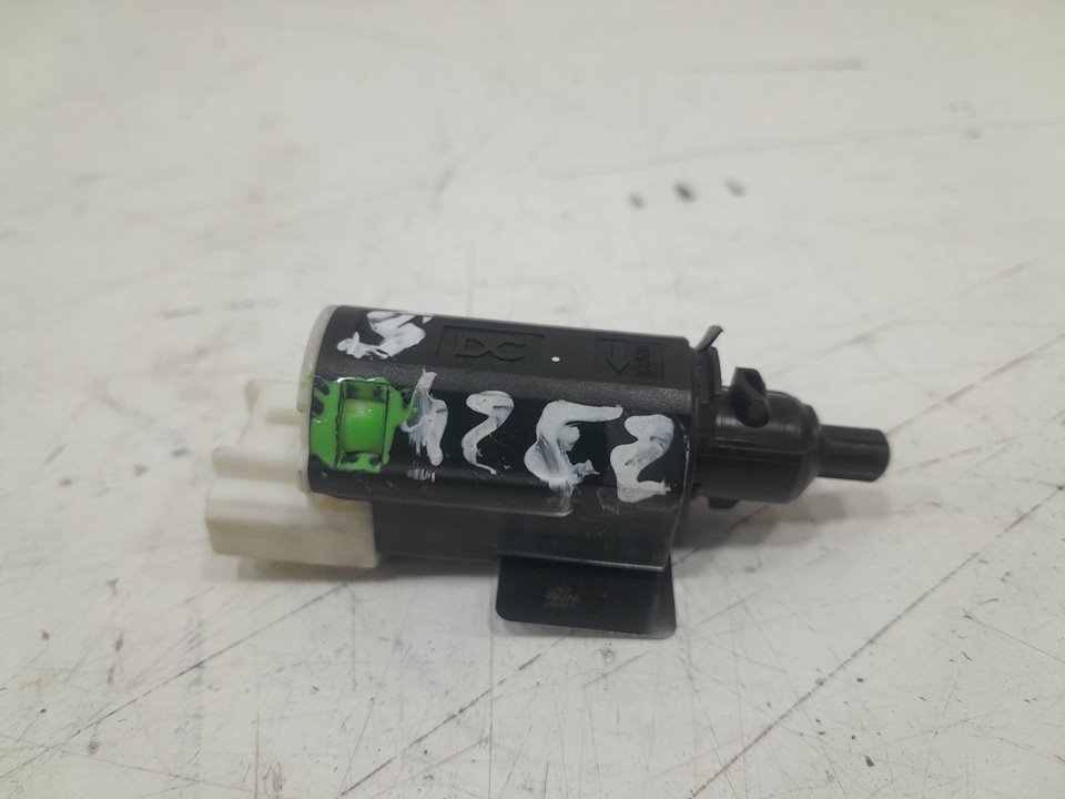 Sensor de freno renault  master bus       0.11 - ... no identificado