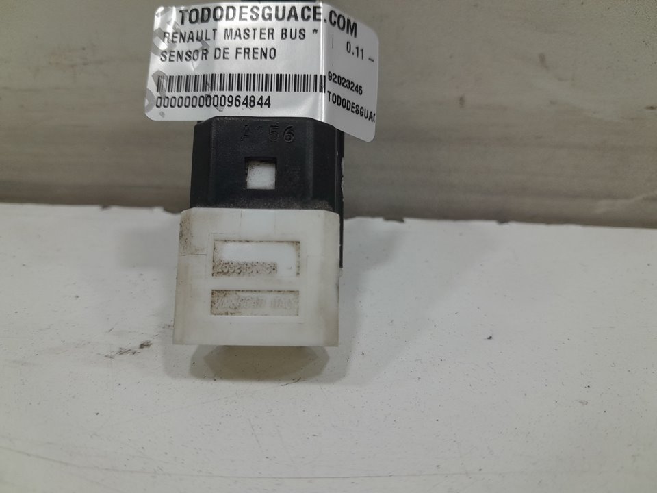 Sensor de freno renault  master bus       0.11 - ... no identificado