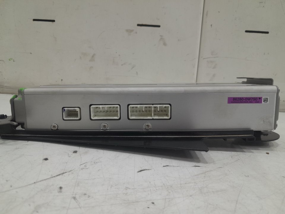 Amplificador de sonido lexus is220 sport+nav      01