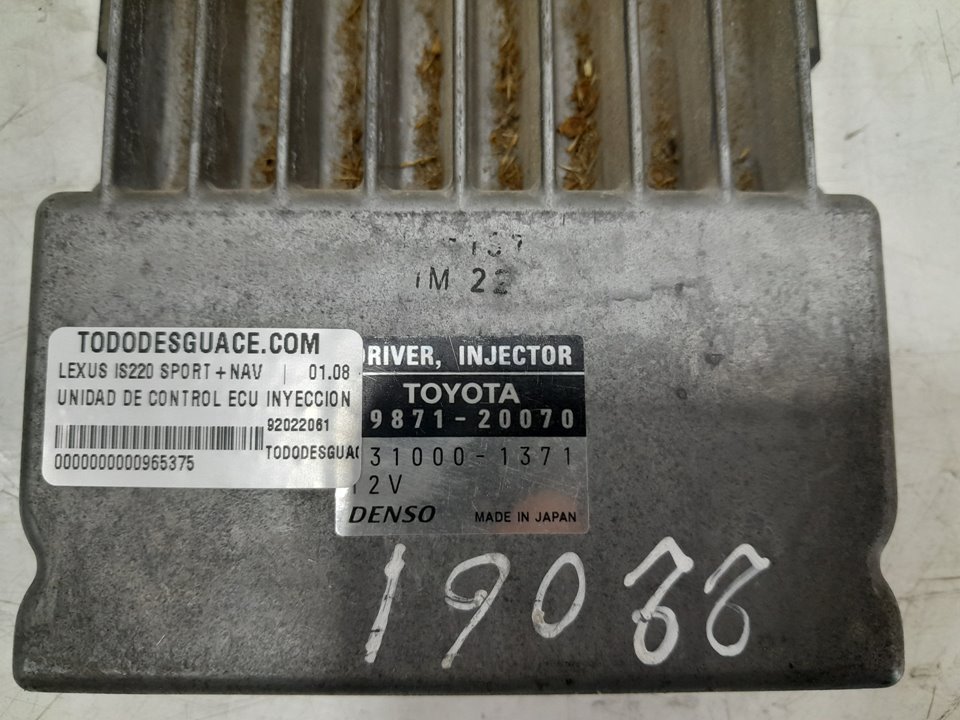 Unidad de control ecu inyeccion lexus is220 sport+nav      01