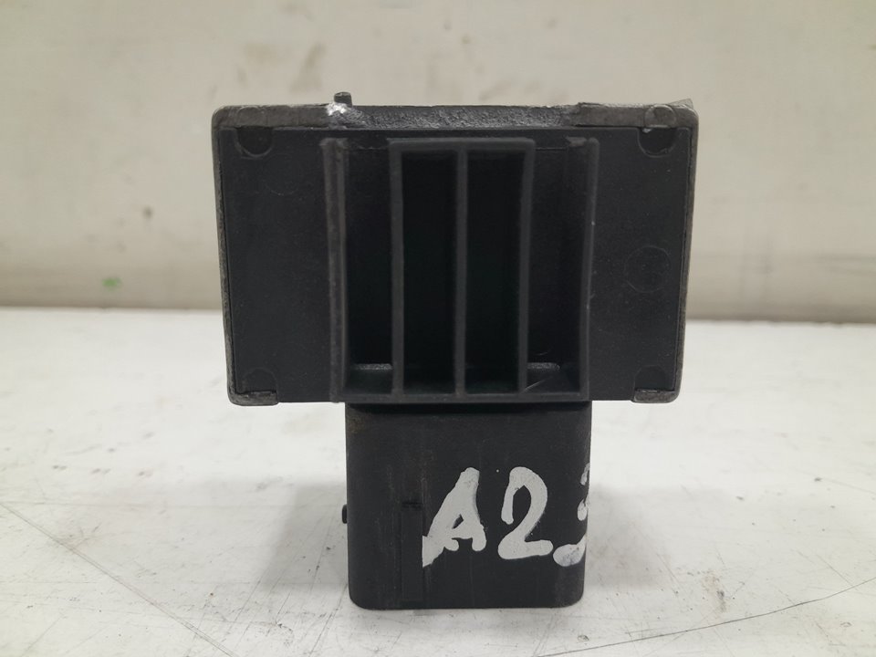 Unidad de control renault  master bus       0.11 - ... no identificado