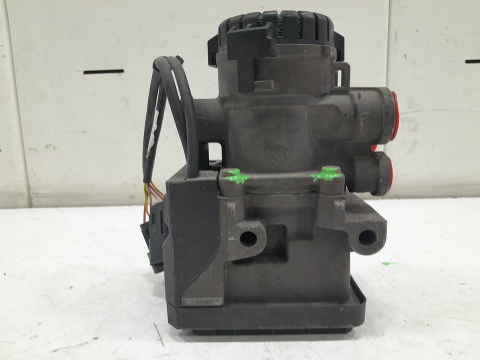 Valvula ebs renault  magnum ab 2005 cabina adel.tractor semirr. gv     4x2    4xx.18 gran espacio      12.06 - 12.09 no identifi