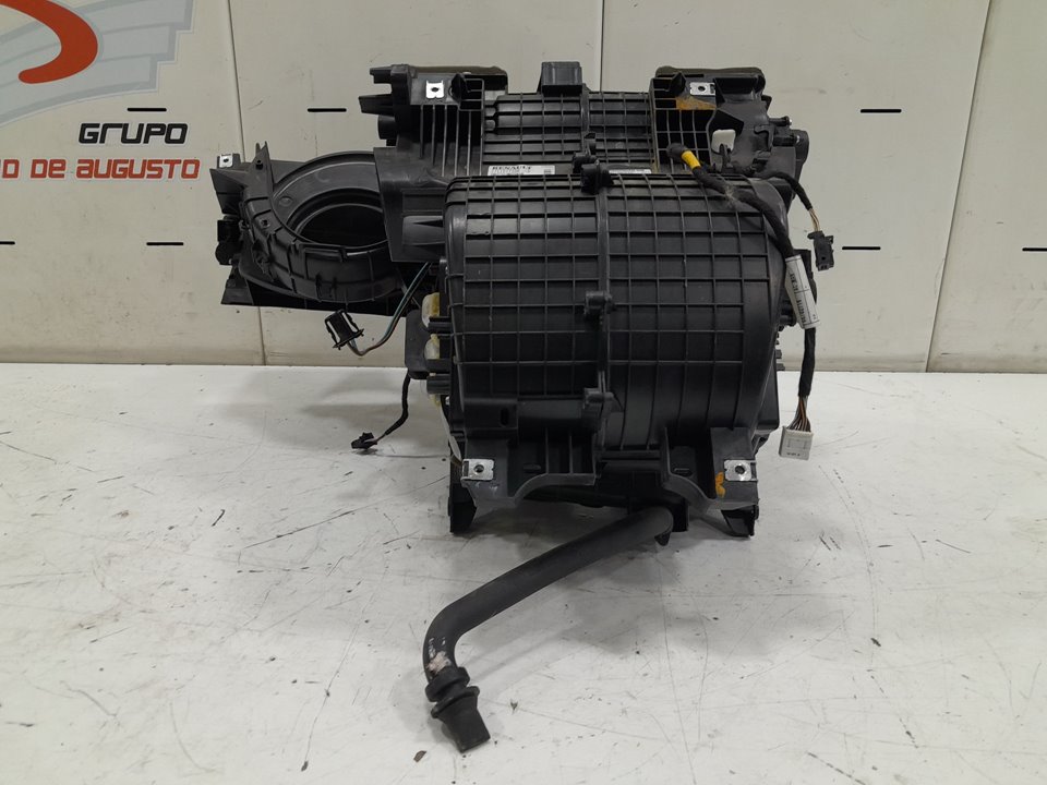 Mueble calefacion renault  master bus       0.11 - ... no identificado