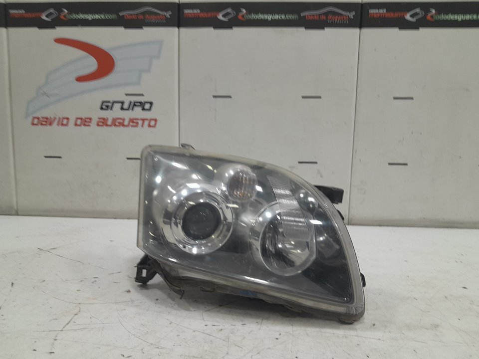 Faro derecho toyota avensis 1.8 (zzt251_)