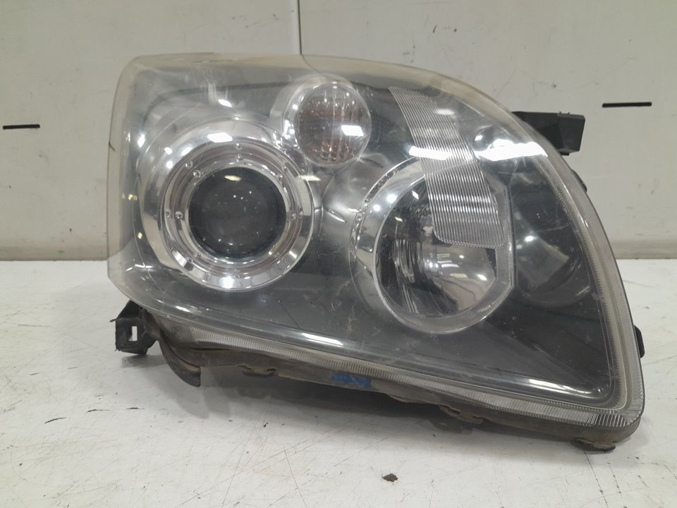 Faro derecho toyota avensis 1.8 (zzt251_)