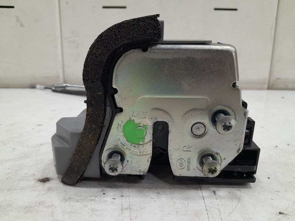 Cerradura puerta trasera derecha hyundai i20 1.2