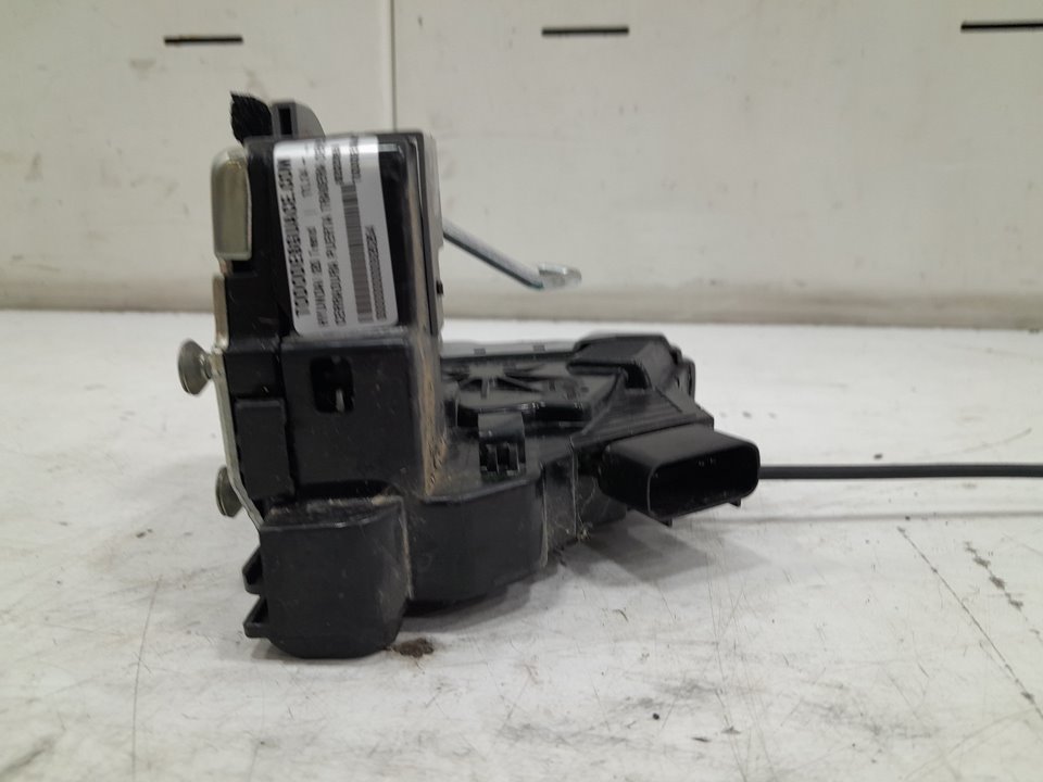Cerradura puerta trasera derecha hyundai i20 1.2