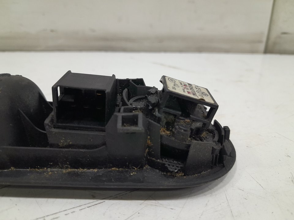 Maneta interior trasera derecha volkswagen passat variant 1.8 t 20v