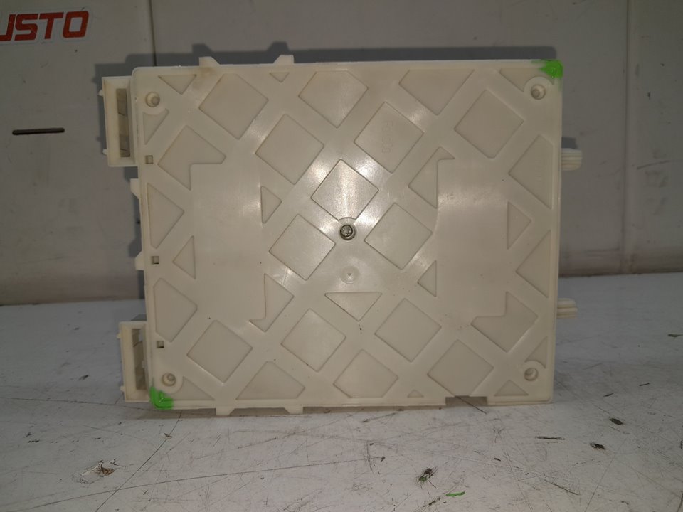 Caja reles / fusibles volvo v40 fastback d3