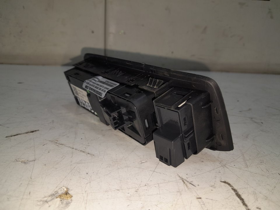 Mando elevalunas delantero izquierdo volvo v40 fastback d3