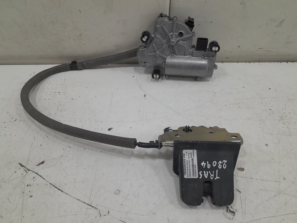 Cerradura maletero / porton audi q3   (8ug) attraction      01.15