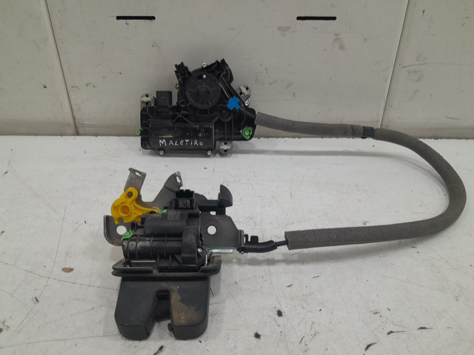 Cerradura maletero / porton audi q3   (8ug) attraction      01.15