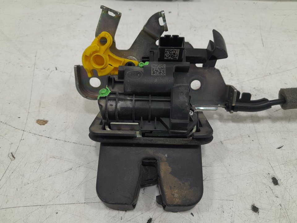 Cerradura maletero / porton audi q3   (8ug) attraction      01.15